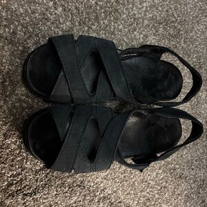 Dansko Black Women's Nubuck Strappy Sandals